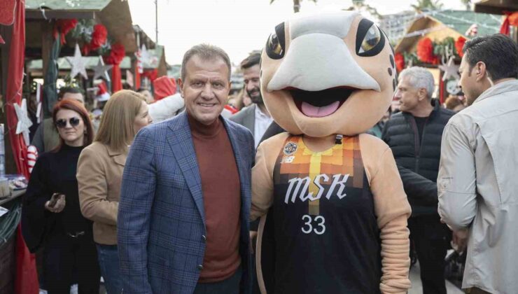 Seçer, Yılbaşı Pazarında vatandaşlarla bir araya geldi