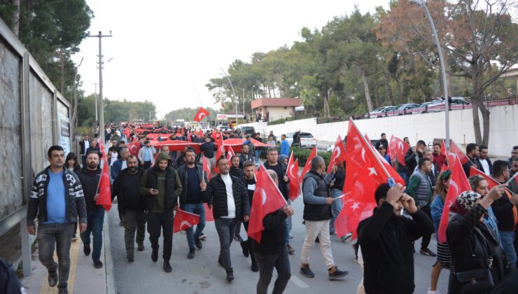 Manavgat’ta şehitler için yürüyüş düzenlendi