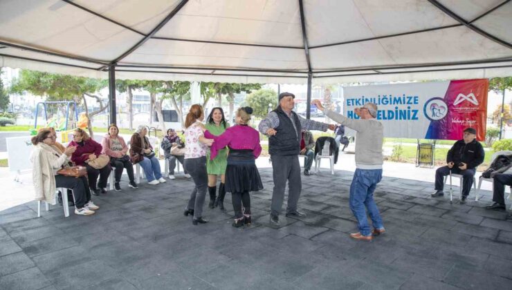 65 yaş üzeri yalnız yaşayan vatandaşlar, ‘2024’e Merhaba’ partisinde buluştu