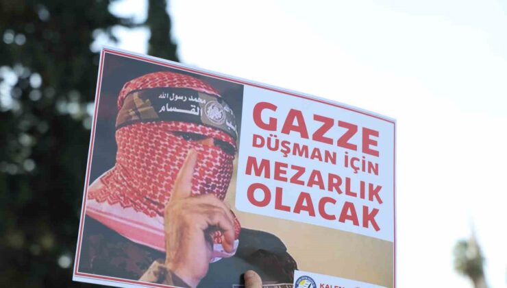 Adana’da şehitler ve Filistin için yürüyüş düzenlendi