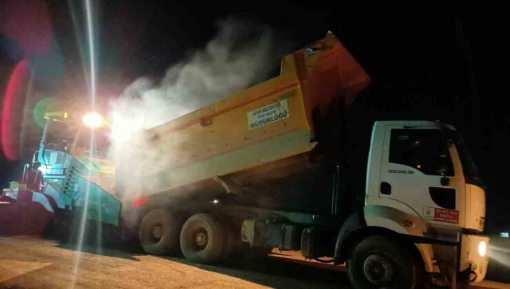 Afşin’de deprem konutlarının yolu asfaltlanıyor