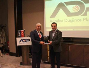 AGC Başkanı İdris Taş: “Basını güçlü ülkeler, aynı zamanda sosyal refahı, gelişmişliği de yüksek ülkelerdir”