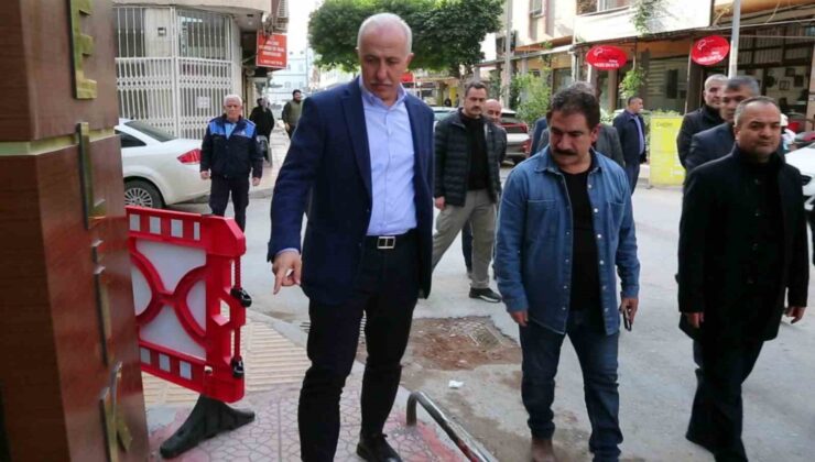 Akdeniz’de kaldırımlar yenileniyor
