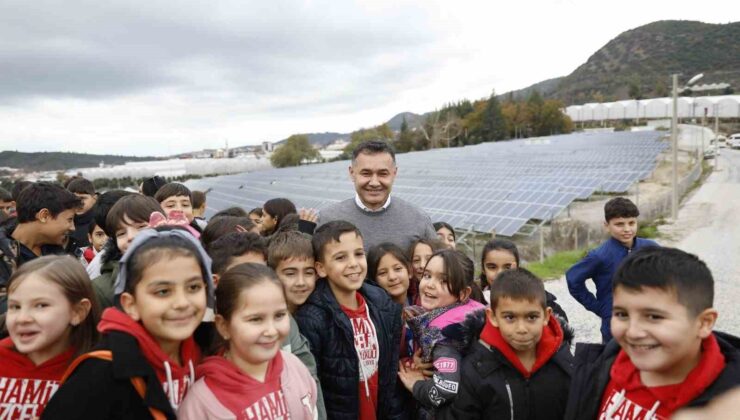 Alanya Belediyesi Güneş Enerji Santrali öğrencileri ağırladı