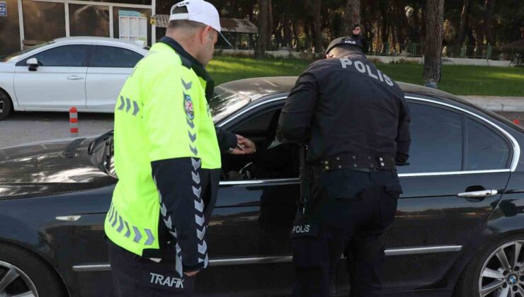 Antalya’da aranan 14 şüpheli yakalandı