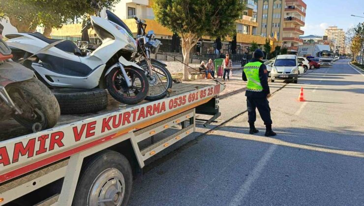 Antalya’da jandarmadan motosiklet denetimi