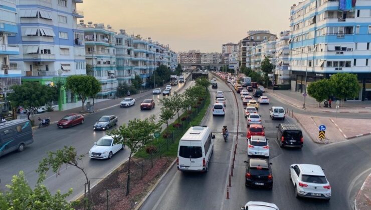 Antalya’da motorlu kara taşıtları sayısı 1 milyon 449 bin 123 oldu