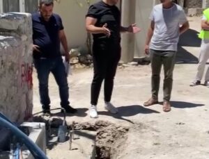 Antalya’da tarihi eserlerin çevresinde görsel kirlilik oluşturan panolar kaldırılıyor