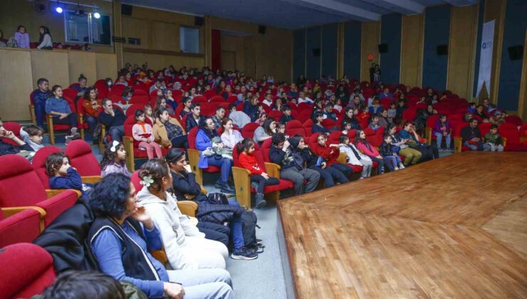 Antalya’da tiyatro rüzgarı