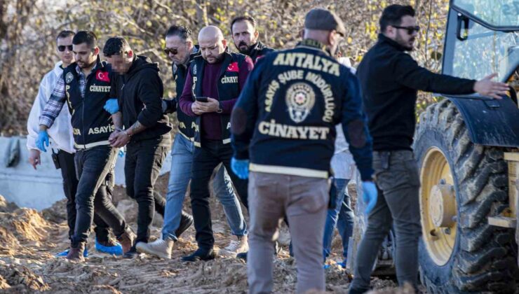 Arkadaşını olay yerinde, baldızını ise evinde öldürüp battaniyeye sarılı taşımış