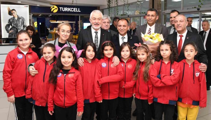 Başkan Başdeğirmen “Öğrencilerimiz teknolojiyle çok güzel projeler üretiyor”