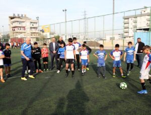 Başkan Gültak çocuklarla idman yaptı