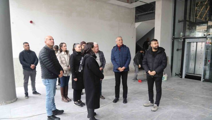 Başkan Tarhan, Kız Öğrenci Yurdu inşasını inceledi