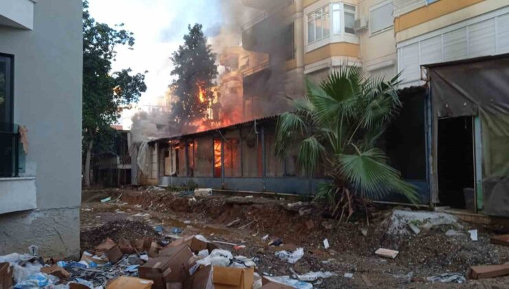 Boş restoranda yangın çıktı, mahalleli isyan etti