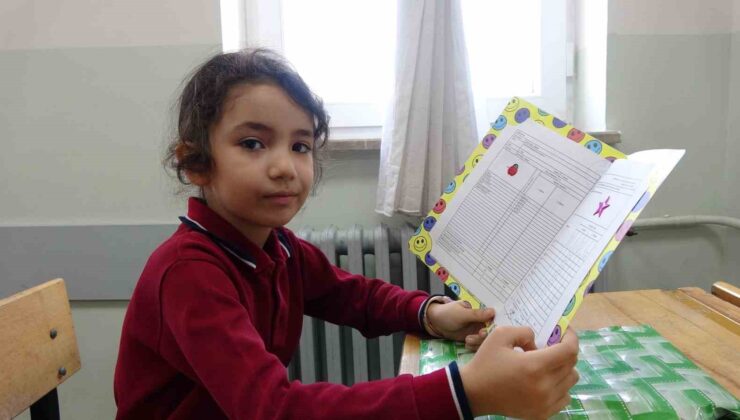 Burdur’da 43 bin 41 öğrenci karne sevinci yaşadı