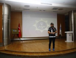 Büyükşehir personeline uyuşturucuyla mücadele eğitimi