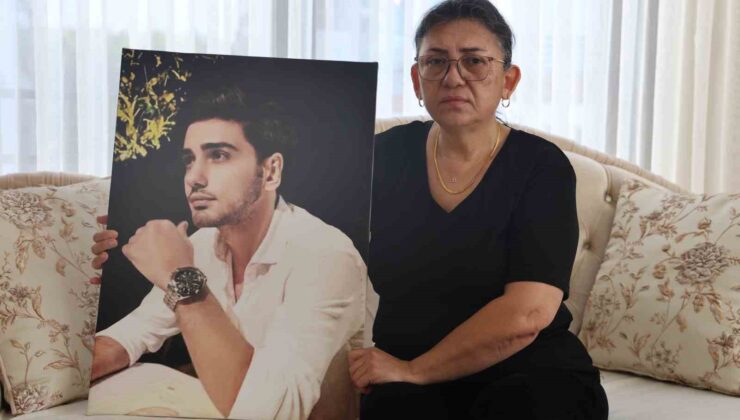 Depremden bu yana evladından haber alamayan acılı anne: “Her kapı ve telefon çaldığında o geldi zannediyorum”