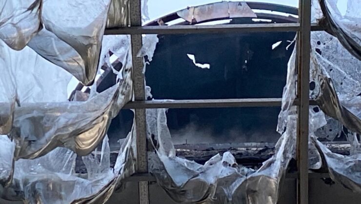 Evinde çıkan yangında son anda kendini dışarı attı, gözyaşlarına boğuldu