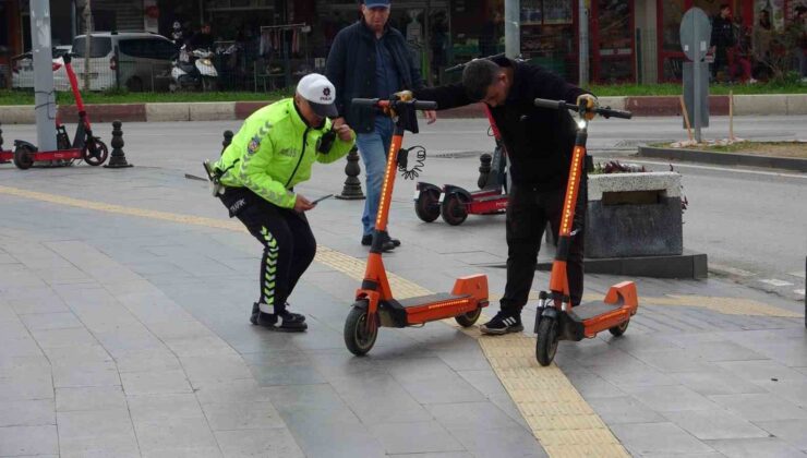Gelişigüzel bırakılan scooterlar toplandı, 690 TL ceza uygulandı