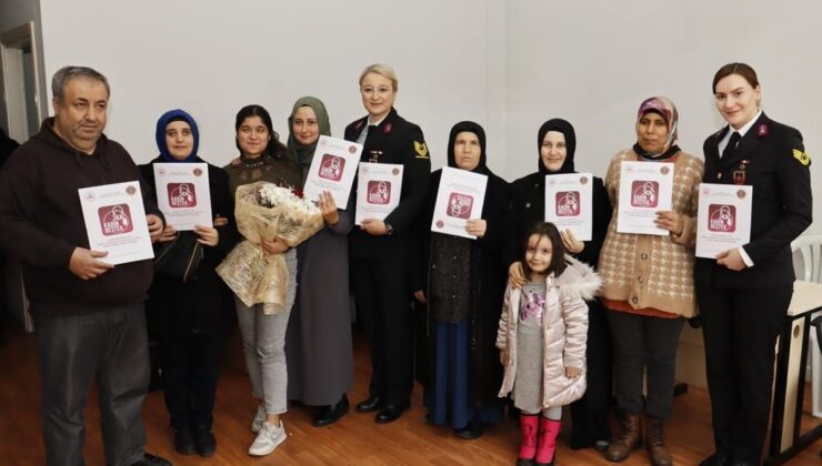 Görme engelli kadınlara Braille alfabesiyle KADES tanıtıldı