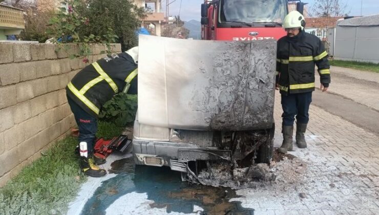 Hassa’da Tofaş otomobilde çıkan yangını itfaiye söndürdü