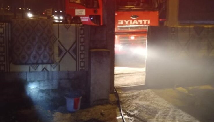 Hatay’da bir evde çıkan yangın itfaiye ekipleri tarafından söndürüldü