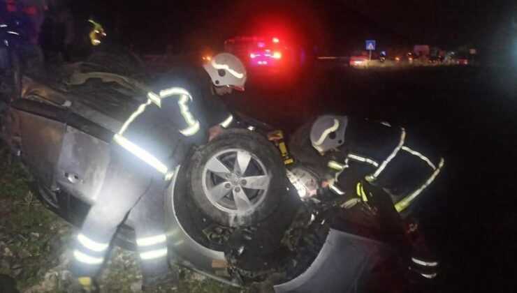 Hatay’da hafif ticari araç ile otomobil çarpıştı: 3 yaralı