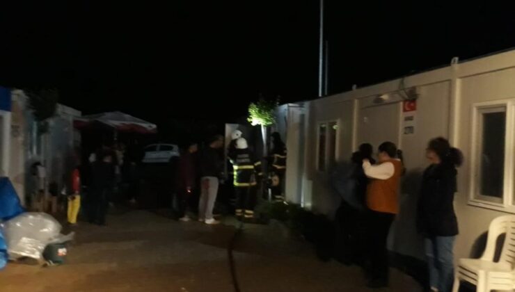 Hatay’da konteynerdeki yangın çevreye yayılmadan söndürüldü