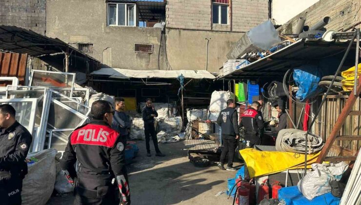 Hatay’da polis ekileri hurdacıları denetledi