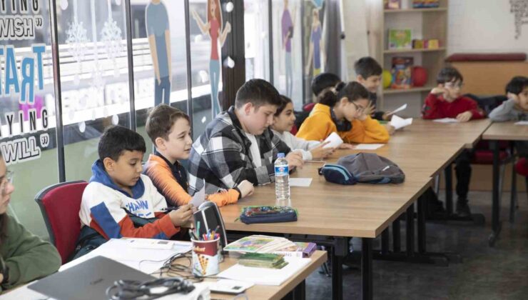 ’Hello Mersin’ kulübü ile çocuklar İngilizce öğrenmenin tadını çıkarıyor