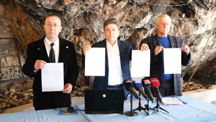 İYİ Parti Antalya’nın yönetim kurulunda 6 istifa