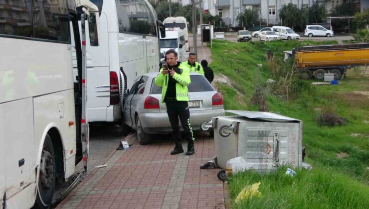 Kaldırımdaki çöp konteynerleri şarampole yuvarlanmasını önledi, o anlar kamerada