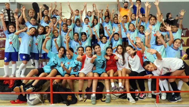 Kepez Belediyesi Spor Kulübü Kadın Hentbol Takımı, play off bileti aldı