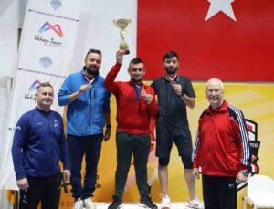 Mersin’de ’3. Veteranlar Masa Tenisi Turnuvası’ düzenlendi