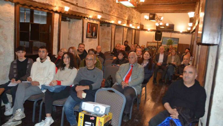 Mersin’de ’Tarih, Kültür ve Sanat Sohbeti’ etkinliği düzenlendi