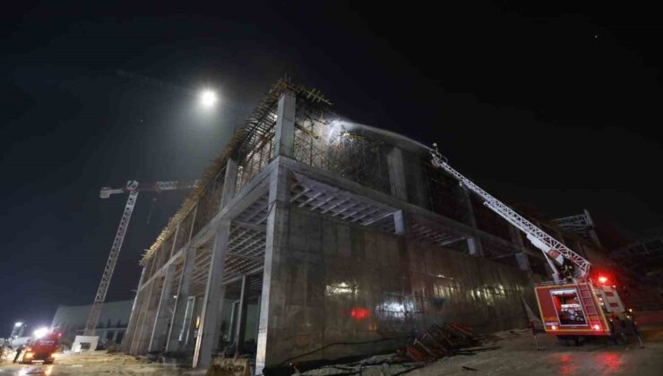 Mersin’deki fabrika yangını söndürüldü