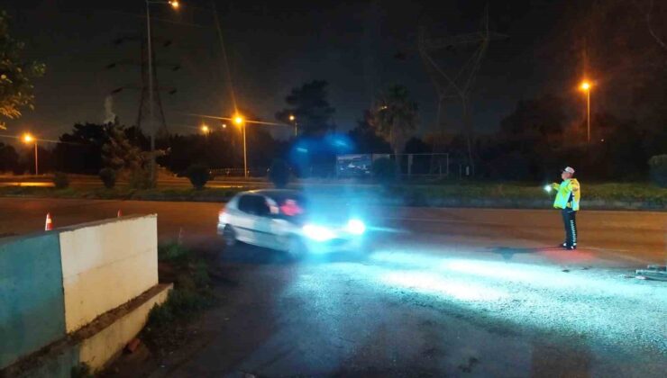 Payas’ta polis ekiplerinden sıkı denetim