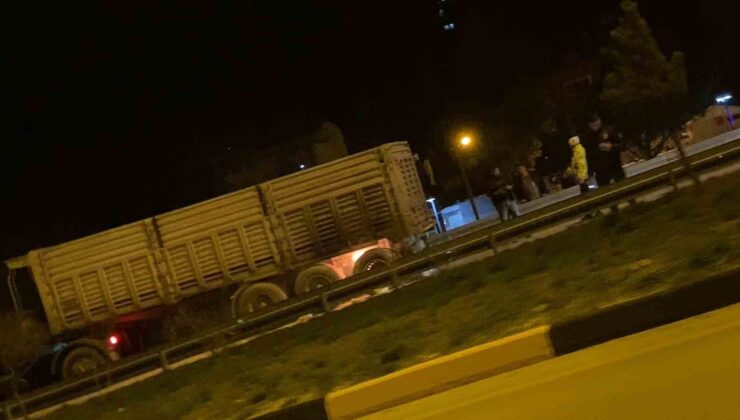 Seyir halindeki kamyon aynı gün içinde hem Bucak’ta hem de Burdur’da yandı