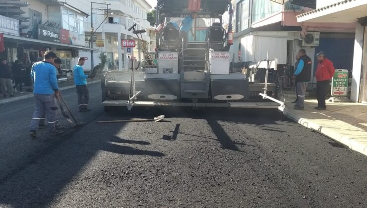 Sıcak asfalt çalışması Demirtaş merkezde sürüyor
