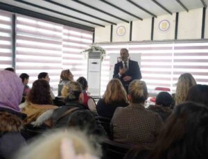 Tarsus’ta kadınlar sağlıklı yaşam konusunda bilgilendiriliyor