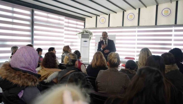Tarsus’ta kadınlar sağlıklı yaşam konusunda bilgilendiriliyor