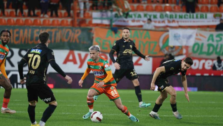 Trendyol Süper Lig: Alanyaspor: 0 – MKE Ankaragücü: 0 (İlk yarı)