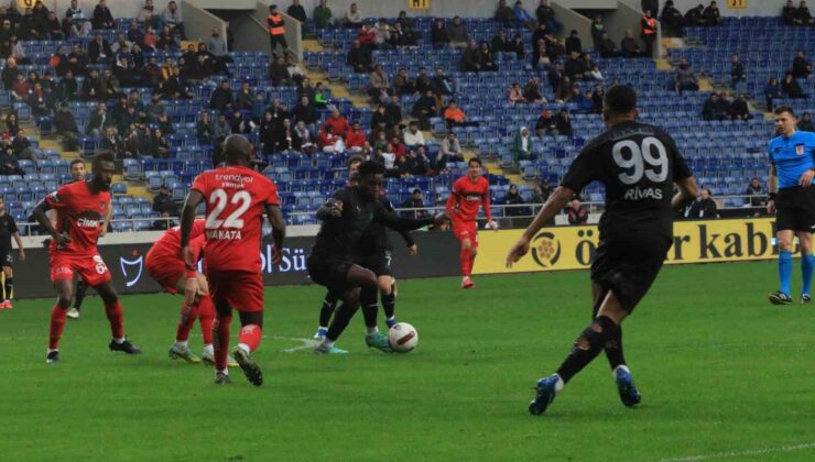 Trendyol Süper Lig: Hatayspor: 0 – Gaziantep FK: 0 (İlk yarı)