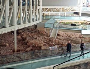 Türkiye’nin ilk nekropol müzesinde camdan yollarda tarihi yolculuk