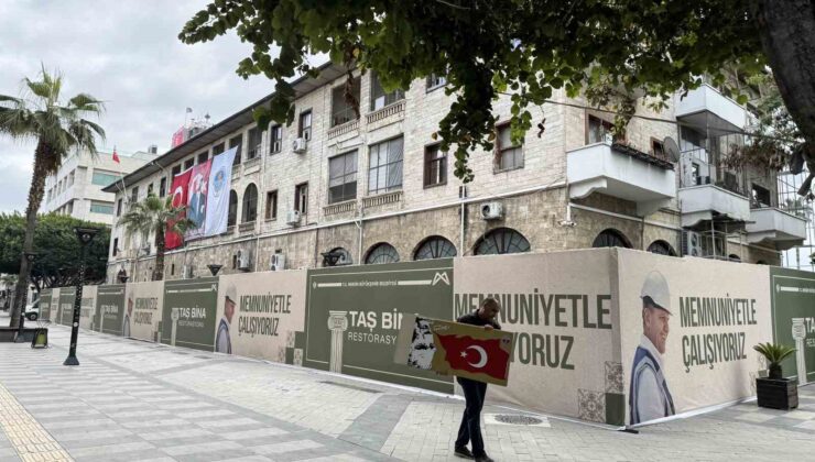 Mersin Büyükşehir Belediyesi, yeni binasında hizmet vermeye başladı