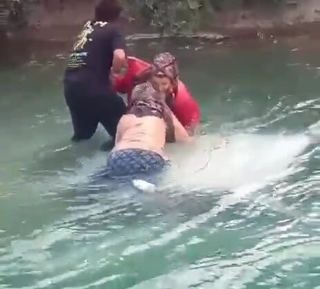Adana’da otomobilin sulama kanalına uçtuğu kazada can pazarı yaşandı