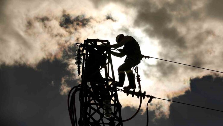 Akdeniz’de aşırı sıcaklar elektrik tüketimine her gün yeni rekor kırdırıyor