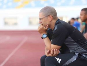 Alex de Souza: “Yeni sezonda mücadeleci bir takım kurmayı hedefliyoruz”
