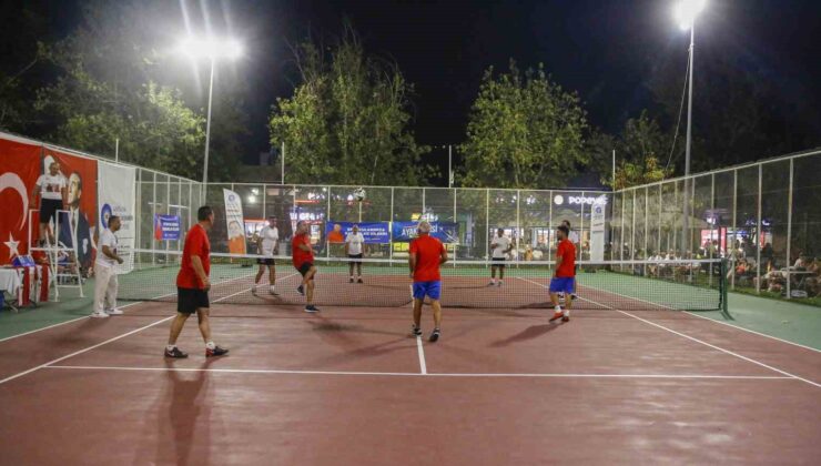Antalya’da efsaneler onuruna ayak tenisi turnuvası