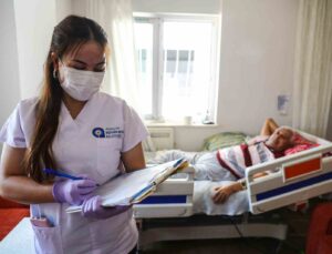 Antalya’da Evde Sağlık Hizmeti ile binlerce vatandaşa ulaşıldı